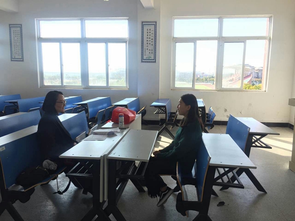 学生面试.jpg